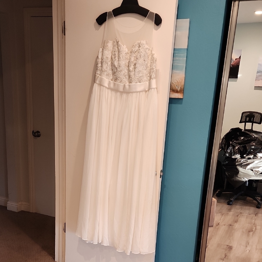 NWT 16W David's Bridal Wedding Dress